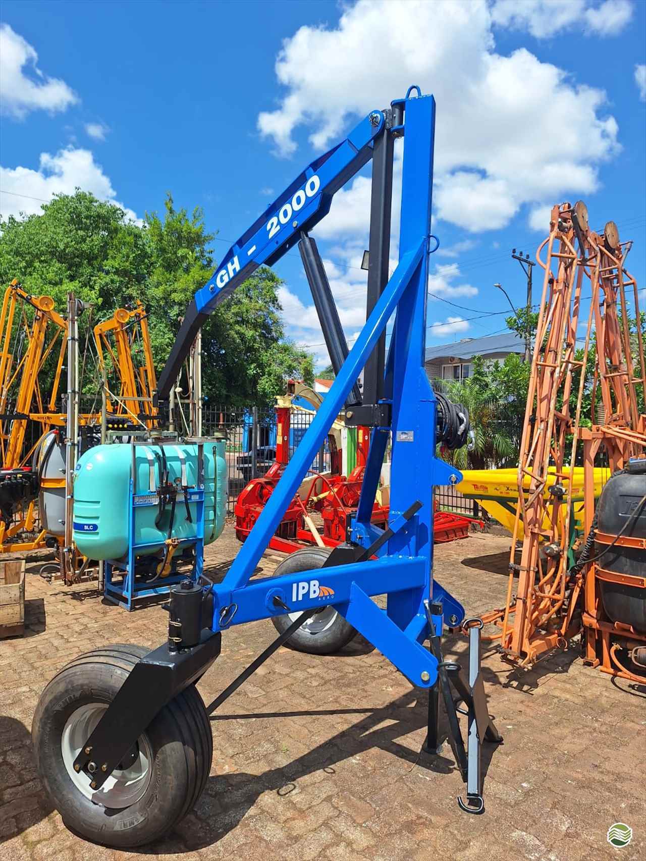 IMPLEMENTOS AGRICOLAS GUINCHO GUINCHO 2000 Kg Impagro Soluções Agrícolas AJURICABA RIO GRANDE DO SUL RS